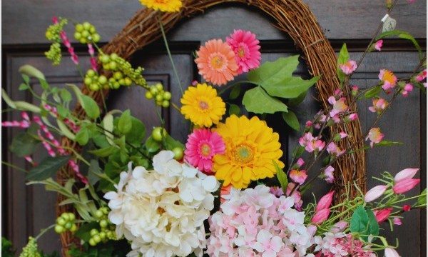 Tips for a colorful front porch #color #frontporch #refreshrestyle