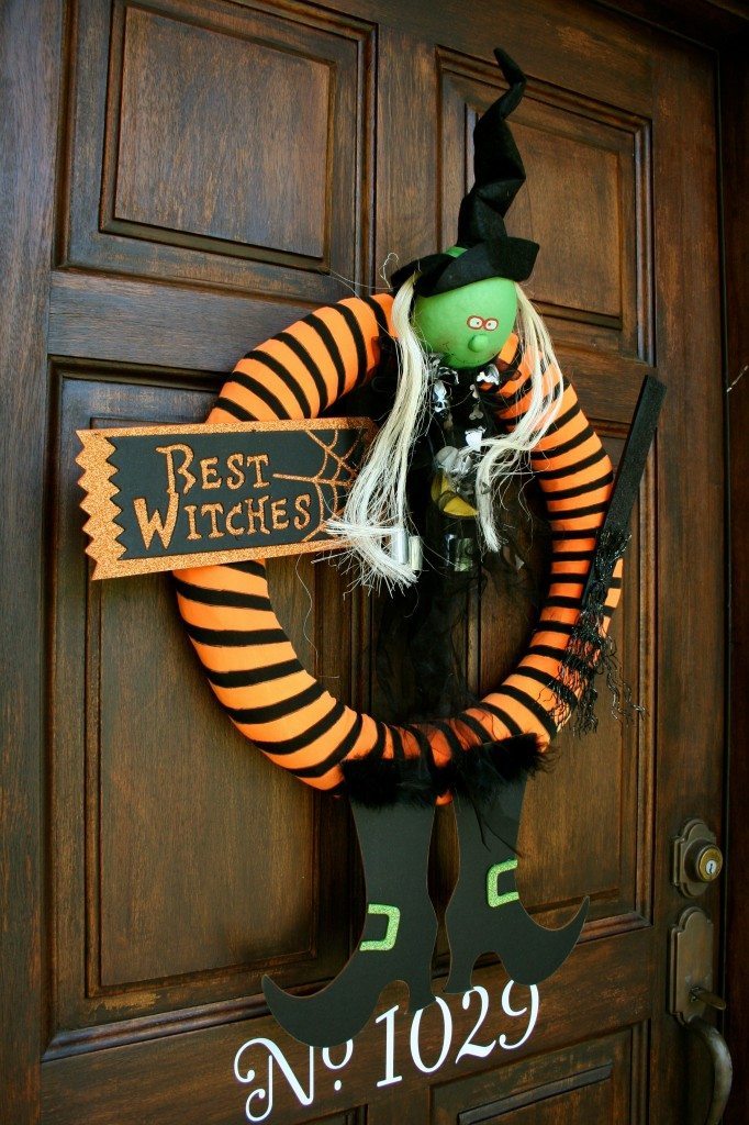 happy-halloween-wreath-for-the-front-door