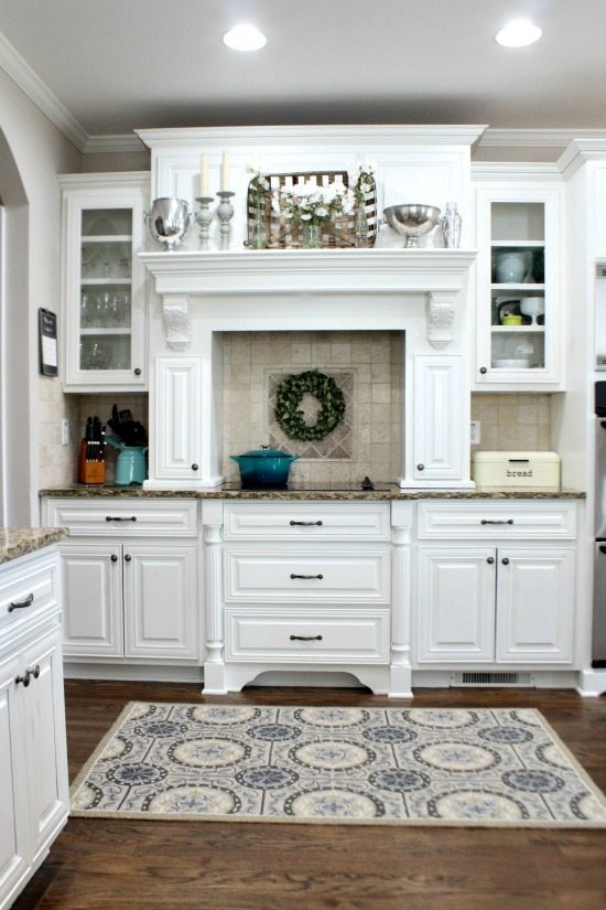 https://refreshrestyle.com/wp-content/uploads/2011/10/spring-kitchen-Refresh-Restyle-spring-home-tour-1.jpg