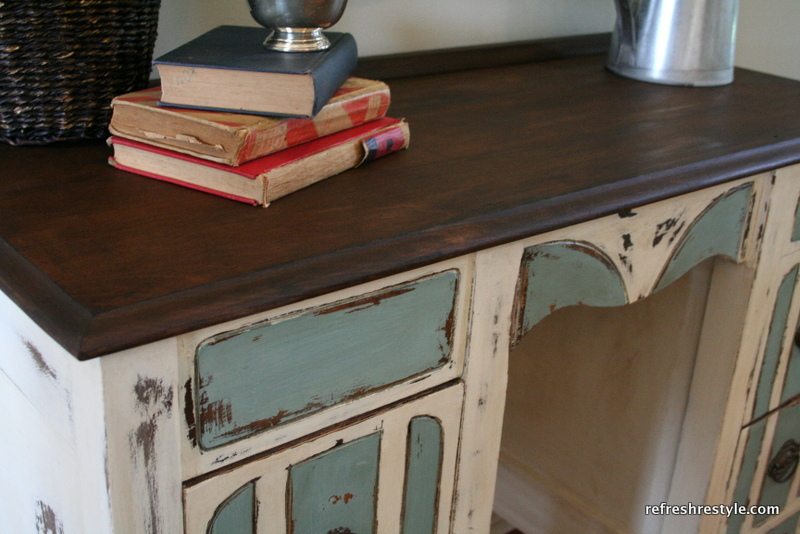 Vanity/Desk Makeover  With Annie Sloan Chalk Paint