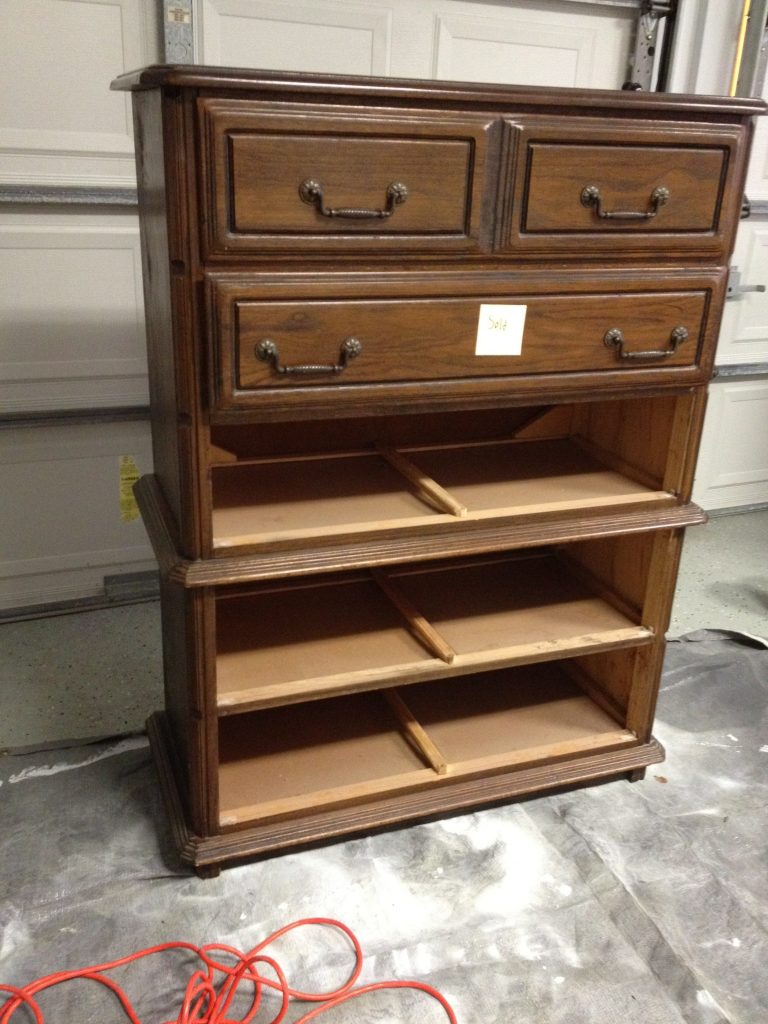 Shabby Dresser makeover with Annie Sloan Chalk Paint to create a cottage shabby chic makeover.