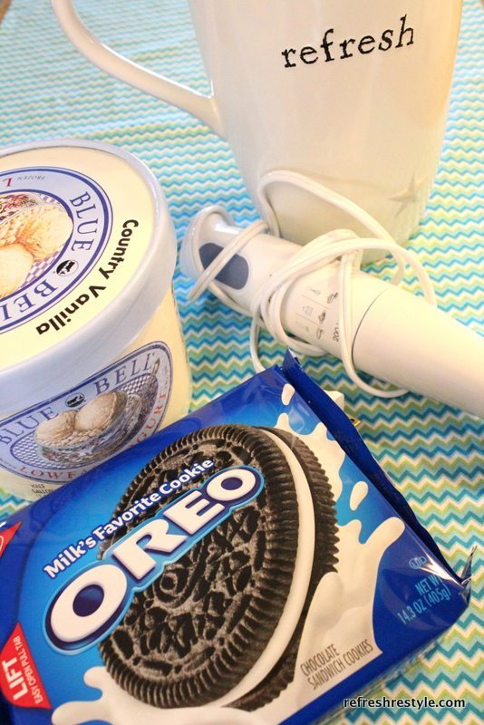 Frozen Yogurt Oreo Cookies Milk