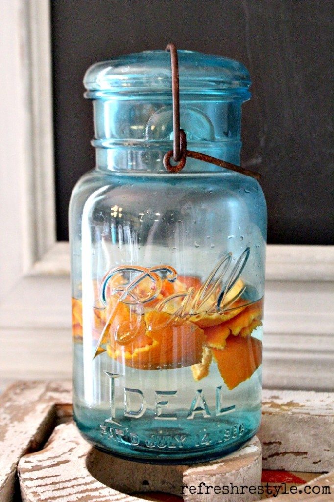 Make your own Natural Citrus Cleaner #naturalcleaner #vinegar #orange cleaner