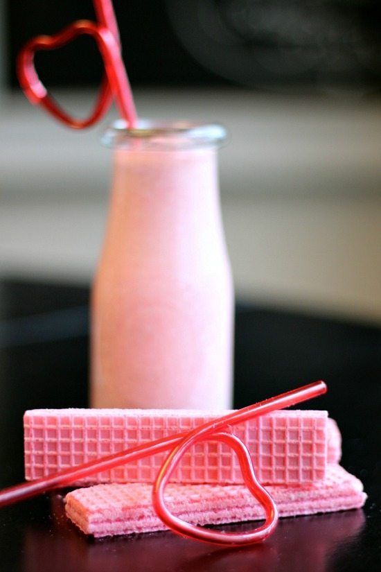 Make a special Valentine's treat with this Cookies and Cream Shake Recipe