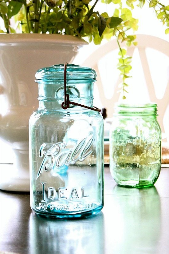 Mason jars used for centerpiece