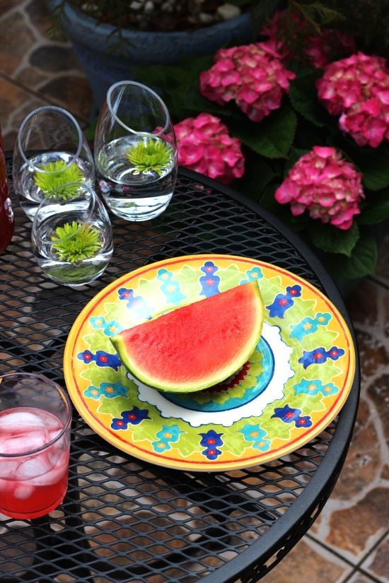 Dinnerware with bright colors for spring