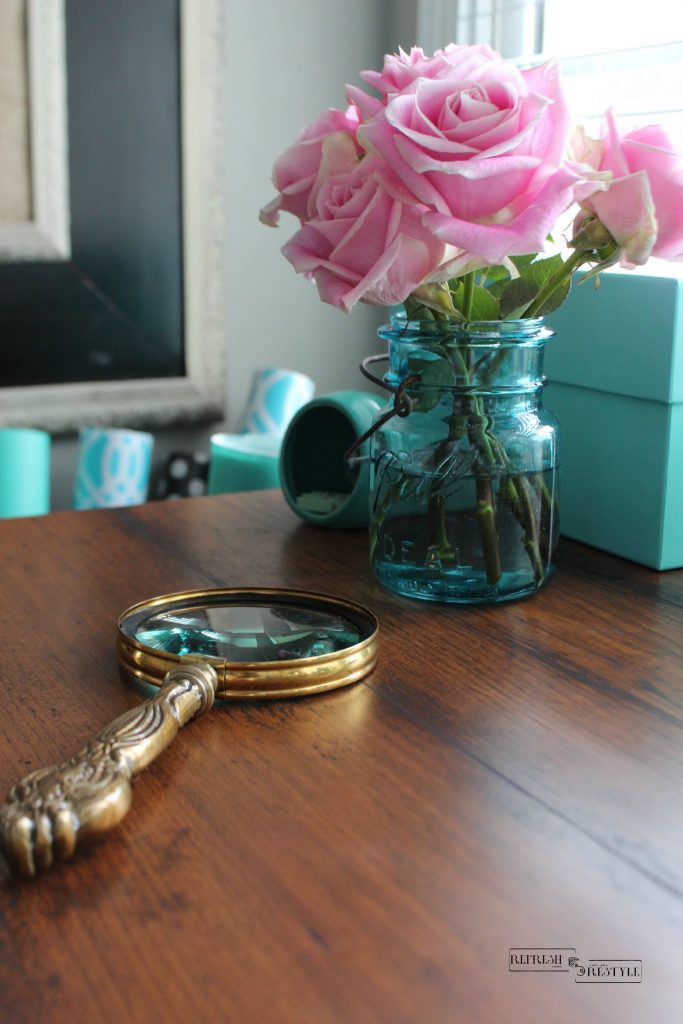 Pink roses go great with Tiffany blue, perfect for your desk.