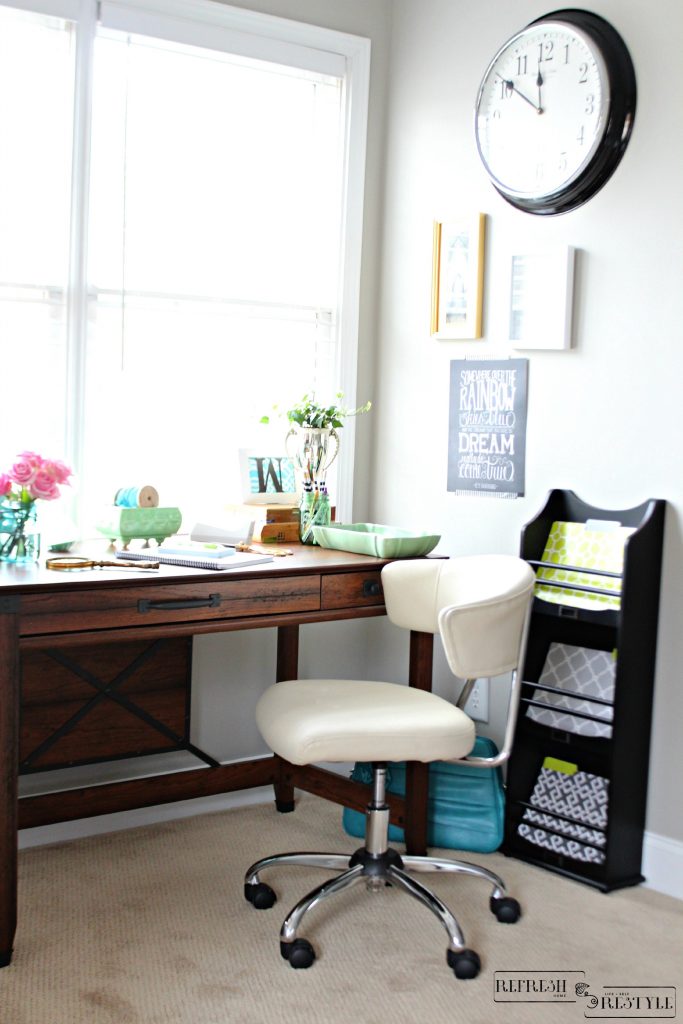 Sauder writing desk, perfect size for a small area