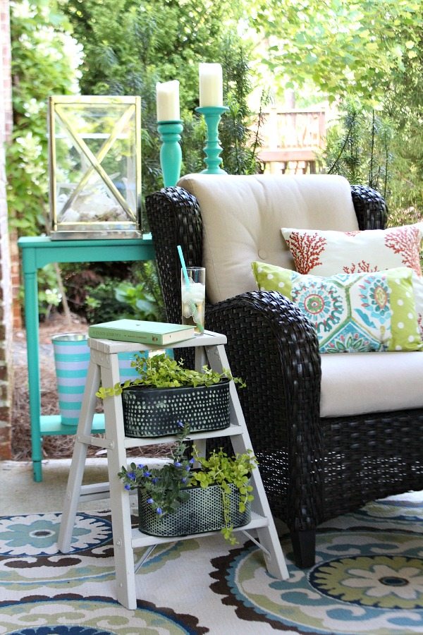 Easy DIY Make a ladder planter side table