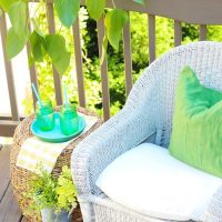 Refreshing the rocking chairs - spray painting wicker with HomeRight Finish Max