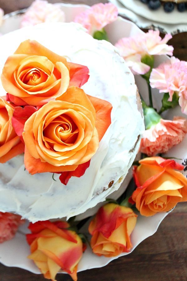 Cake with Orange Roses Decor Steals