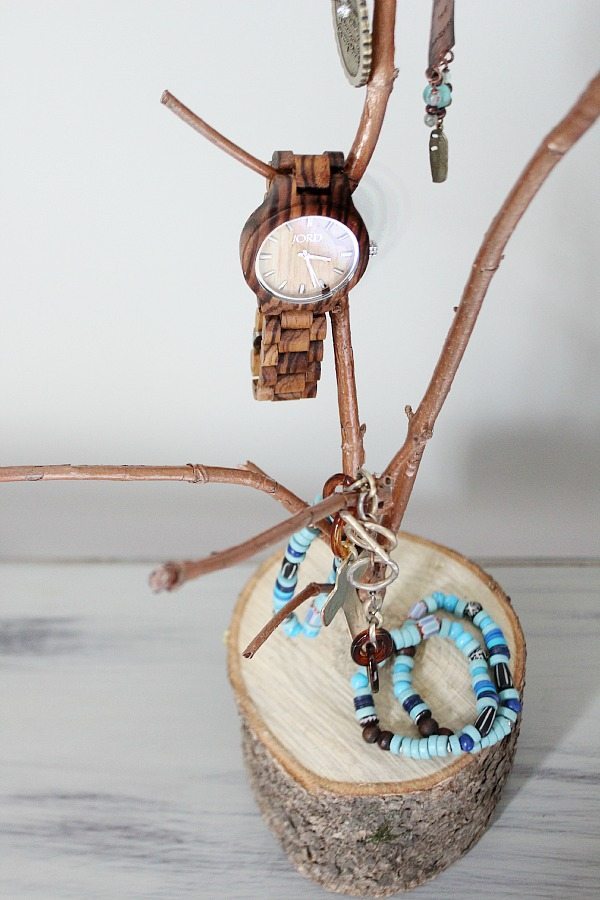 Beautiful wood watch and tree branch jewelry holder refreshrestyle.com