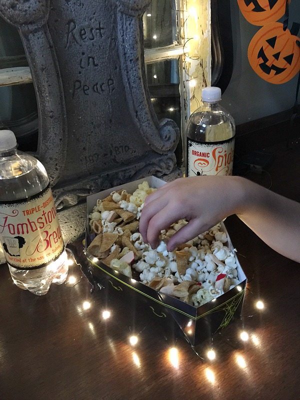 Lane at the Halloween Party mix table