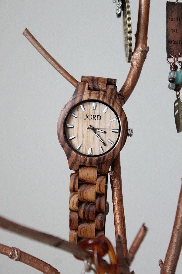 Wood watch by Jord beautiful natural time piece refreshrestyle.com