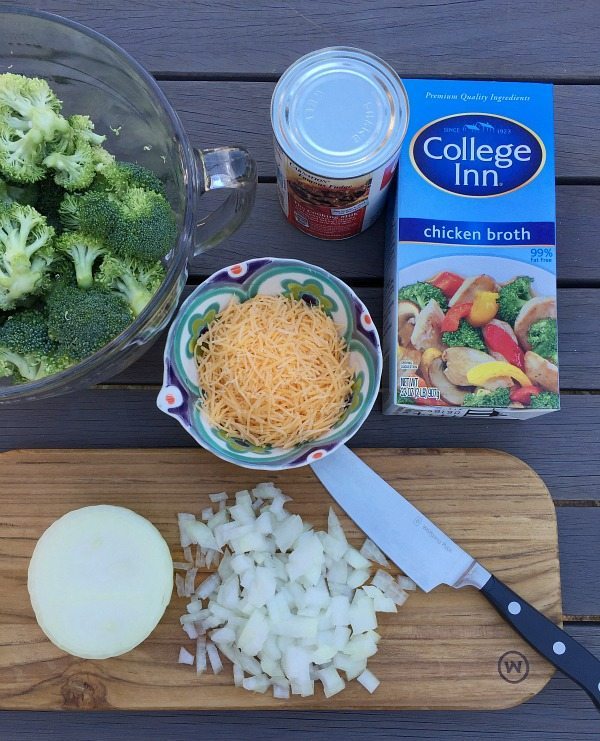 Easy 5 ingredient Broccoli and Cheese Soup Recipe