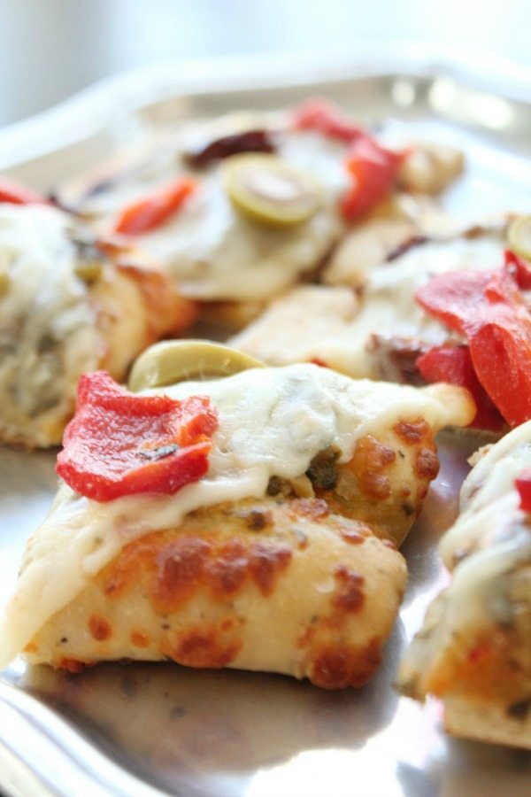 Make these! Pizza Bites quick and delicious with Pesto and roasted red peppers Mezzetta Olives