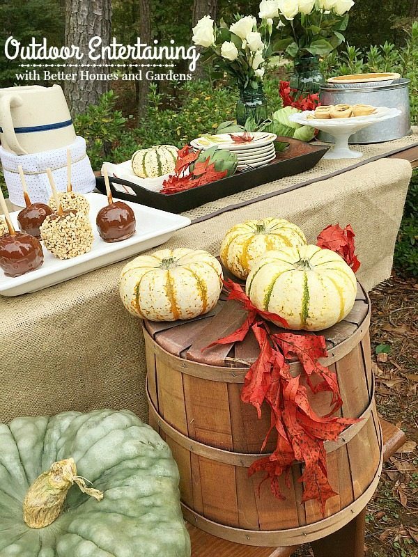 Outdoor Living with Better Homes and Gardens - Fall Outdoor Living #sp #BHGLiveBetter