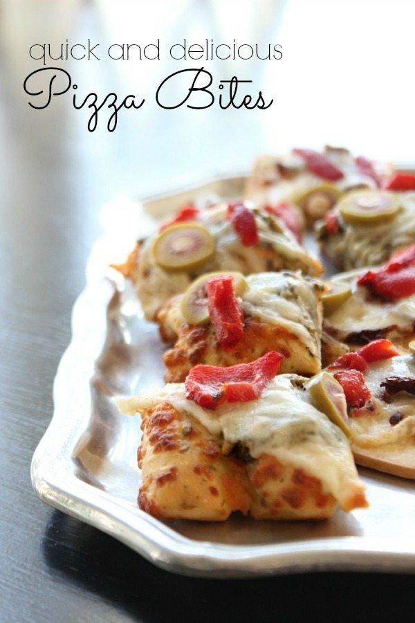Pizza Bites quick and delicious with Pesto and roasted red peppers Mezzetta Olives #MezzettaMemories