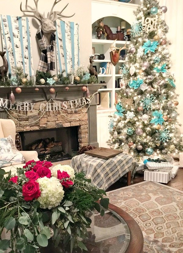 Living-Room-Christmas-tree-in-aqua-and-turquoise