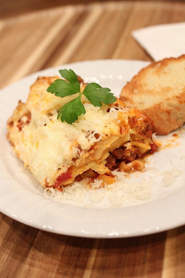 Delicious slow cooker lasagna just use your crock pot for a no hassle meal