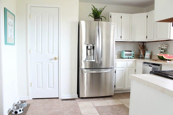 Dover White Kitchen Cabinets Lighten Up Your Kitchen Refresh Restyle