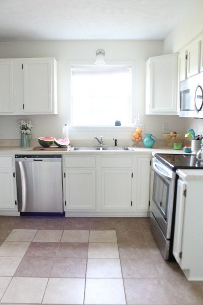 Dover White Kitchen Cabinets Lighten up your Kitchen| Refresh Restyle