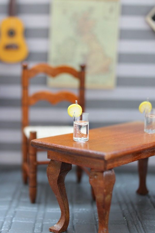 Dollhouse mini lemonade at Refresh Restyle