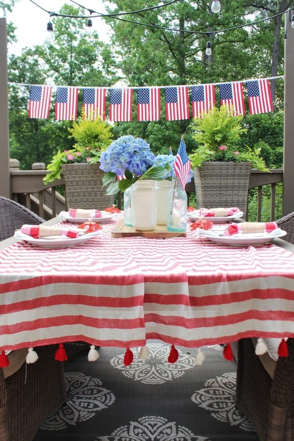 10 minute - Patriotic dining idea at Refresh Restyle