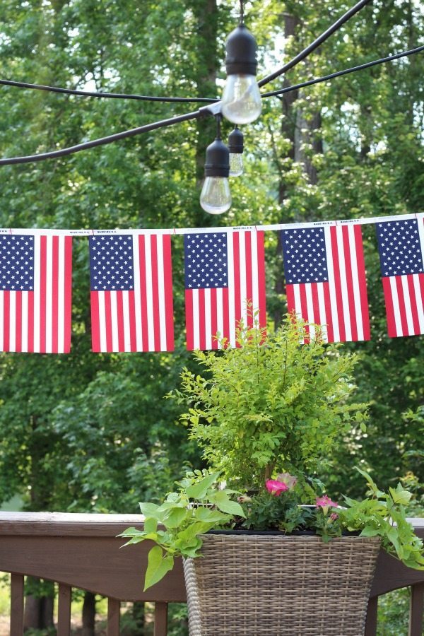10 minute Patriotic ideas for afforable and quick decor at Refresh Restyle