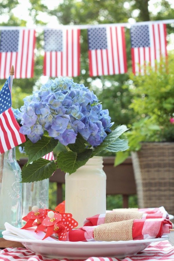 10 minute Quick and Easy Patriotic Idea at Refresh Restyle