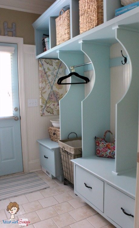 Over 30 laundry room makeovers - lots of do it yourself ideas at Refresh Restyle