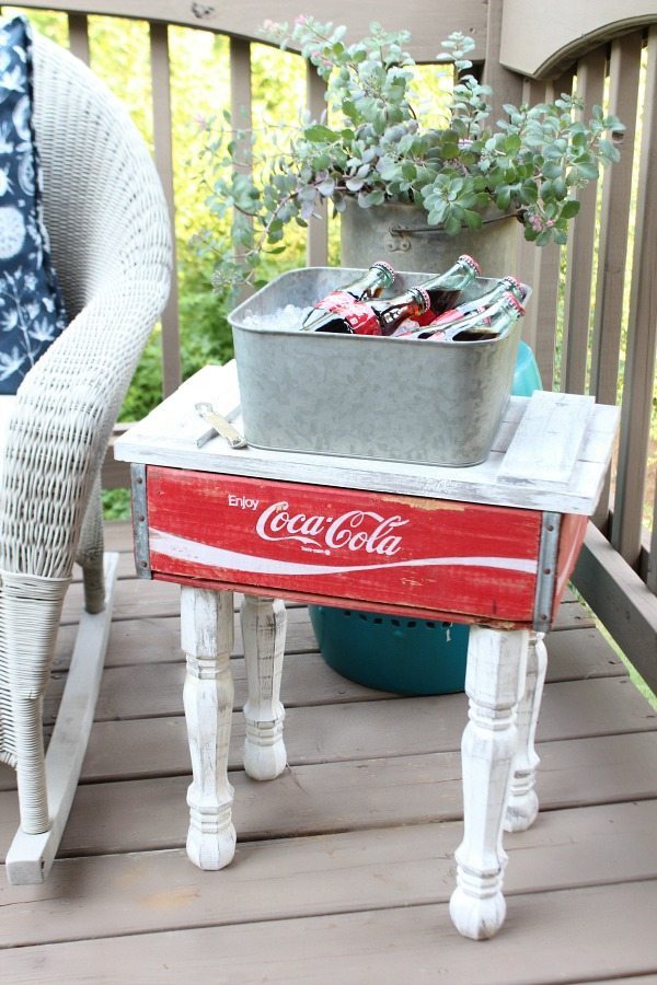 Make one! Get the DIY Coca Cola Crate side table instructions at RefreshRestyle.com