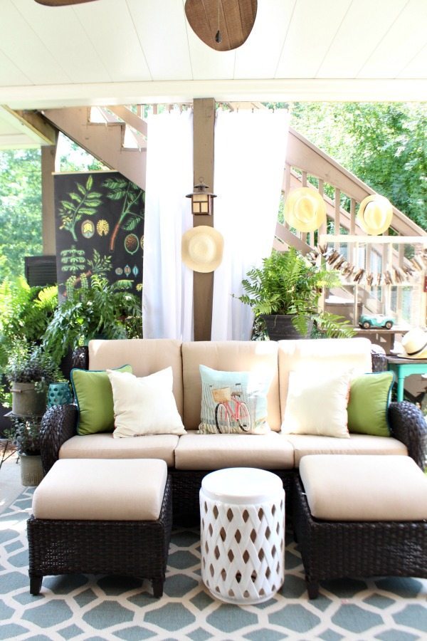 Summer patio make it feel like an inside room at refreshrestyle.com