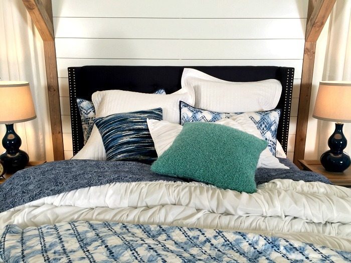 Add a Pop of turquoise to navy and white - fun details of a navy and white farmhouse bedroom idea at Refresh Restyle