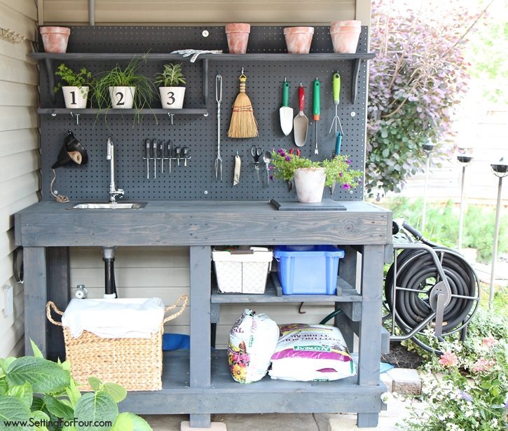 Pallet potting bench