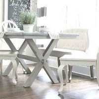 Light and Bright - Love the base of this farmhouse table perfect in gray tones