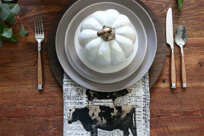 farmhouse-inspired-table-setting-with-cooper-silverware-and-little-white-pumpkin-bowls