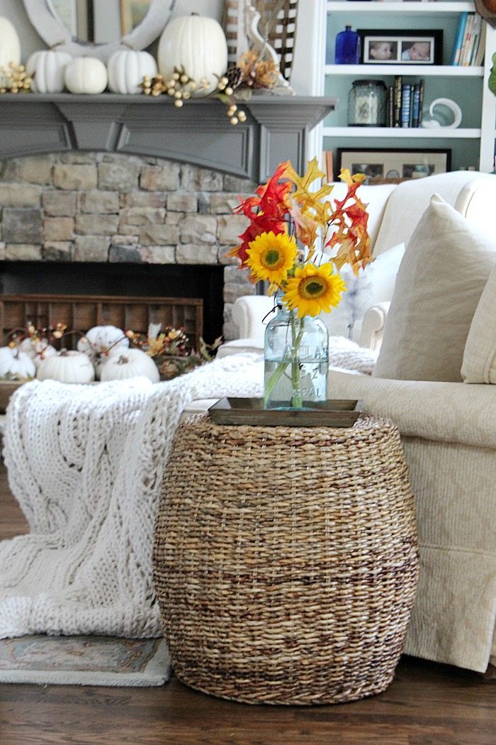 leaves-and-sunflowers-are-easy-and-simple-fall-decor