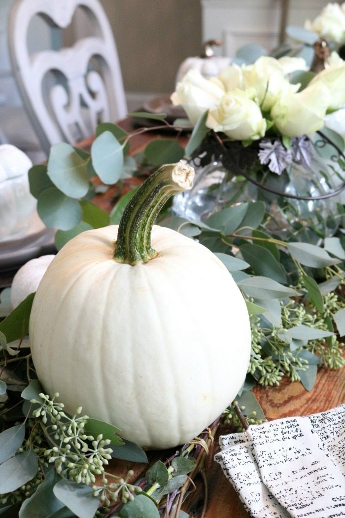 white-pumpkins-for-fall-dining-at-refresh-restyle