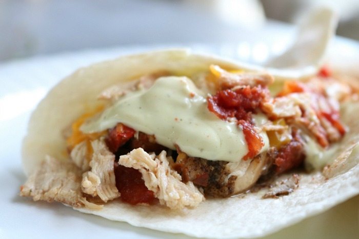 chicken-fajitas-with-avocado-dressing