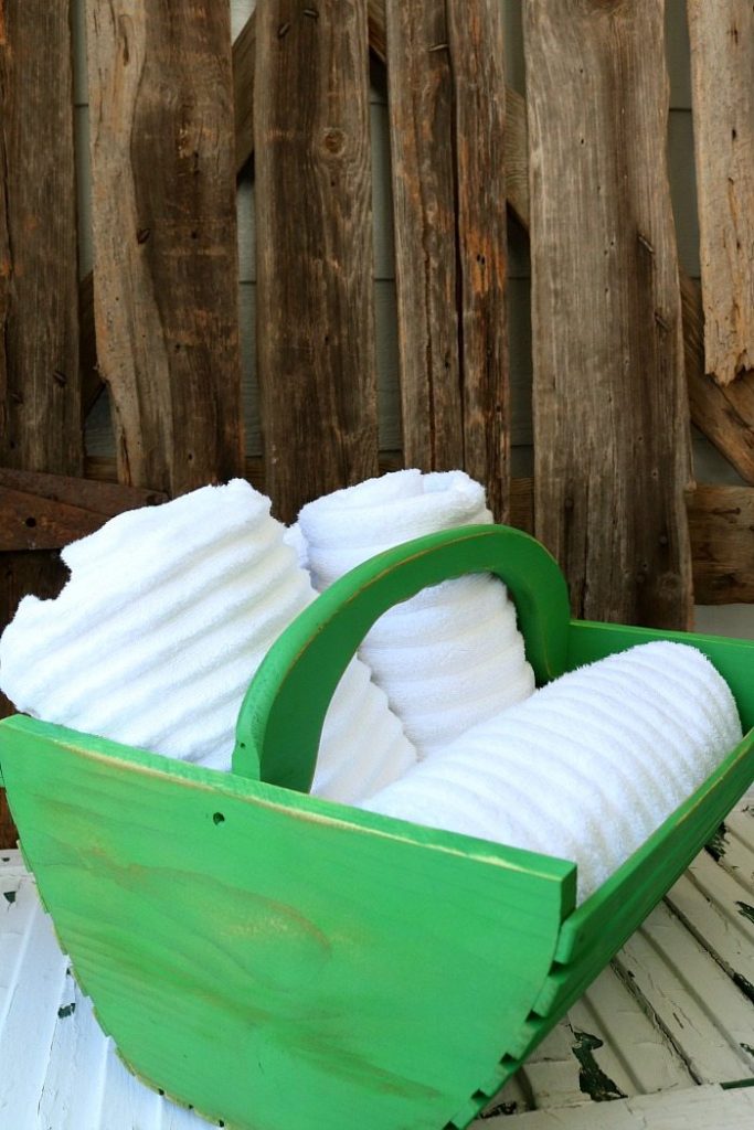 How to repurpose a wood tote for towels