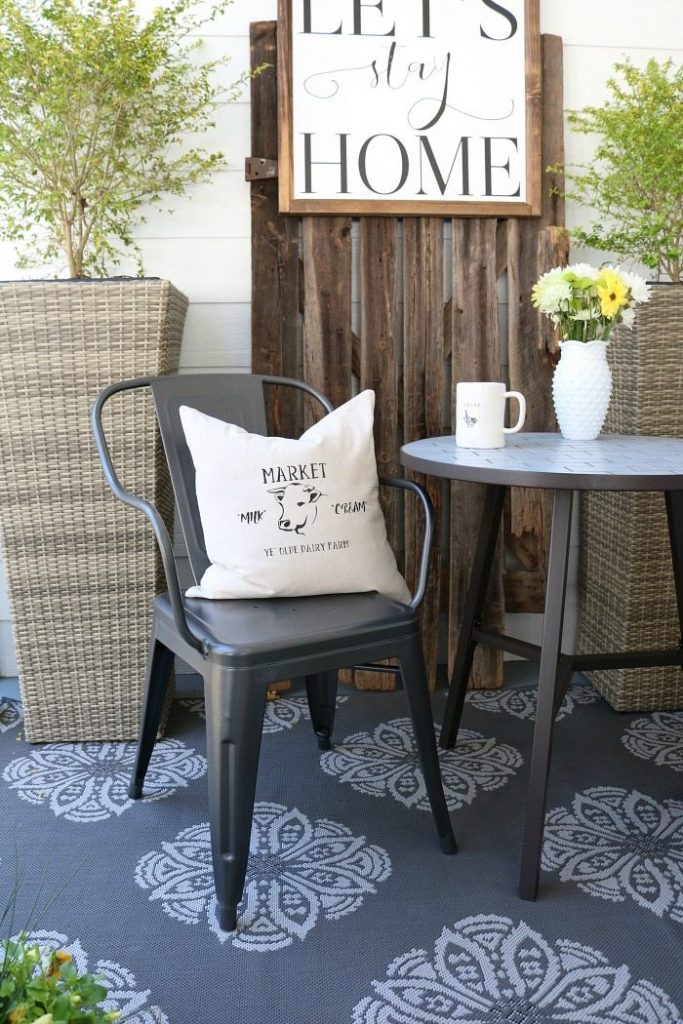 How To Stencil Fabric - Refresh Restyle