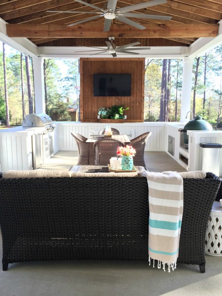 Back porch outdoor kitchen at Refresh Restyle