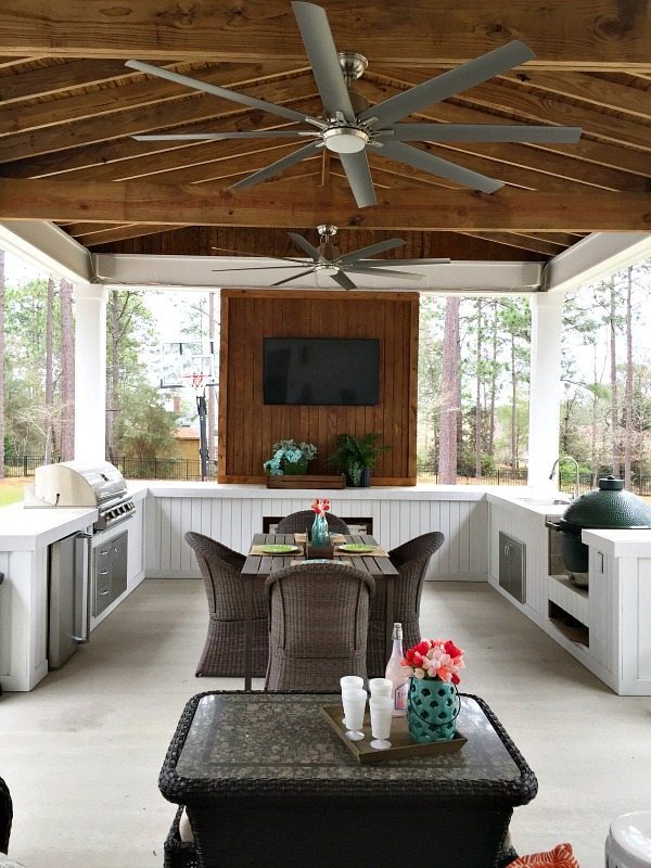 Outdoor Kitchen and Entertaining Space at Refresh Restyle