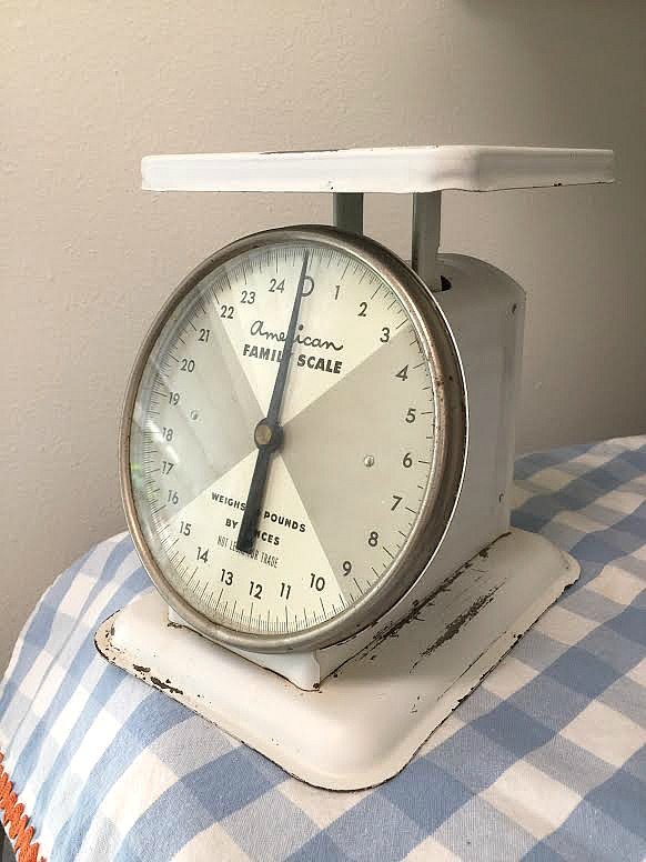 Vintage Scale, White American Family Scale, Kitchen Scale