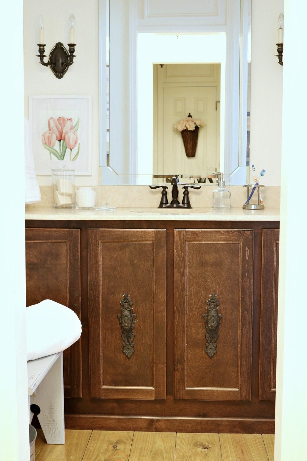 Mini Makeover for the guest bathroom when you're on a budget