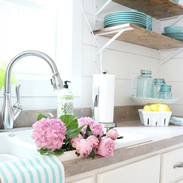 Summer Farmhouse Kitchen