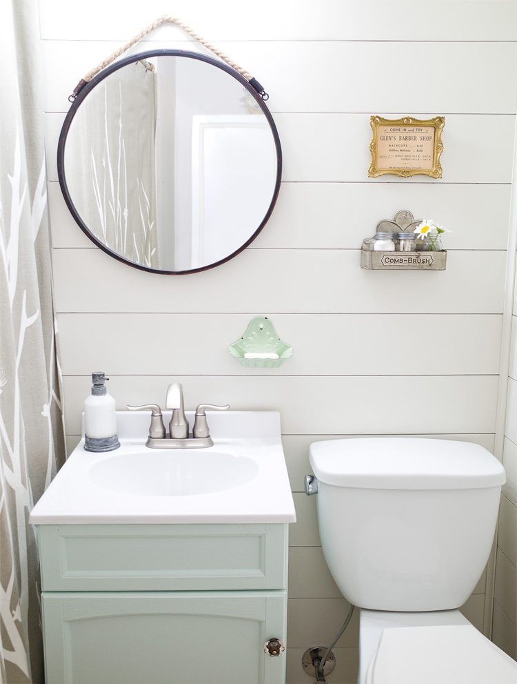 https://refreshrestyle.com/wp-content/uploads/2017/07/farmhouse-style-bathroom-makeover-10b.jpg