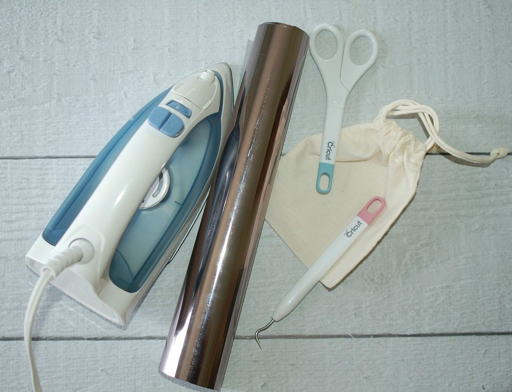 Basic supplies for crafting with the Cricut fun and easy