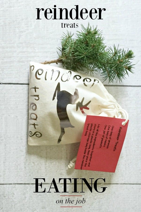 reindeer treats bag plus free printable at Refresh Restyle